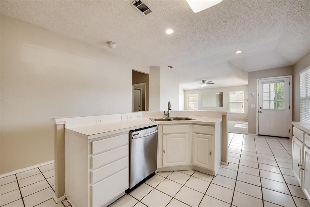 Shadow Lakes North - Residential Lease