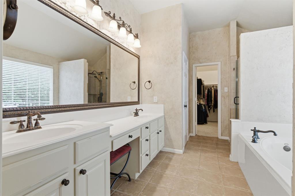 Lakes Of Highland Oaks The - Residential