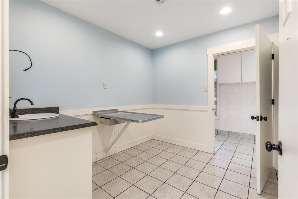 MCANAIR JB - Commercial Sale