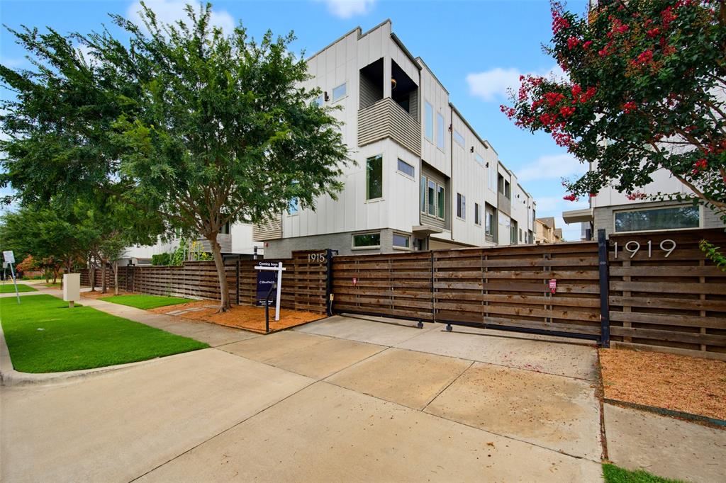 ALTA SUMMIT TOWNHOMES - Residential