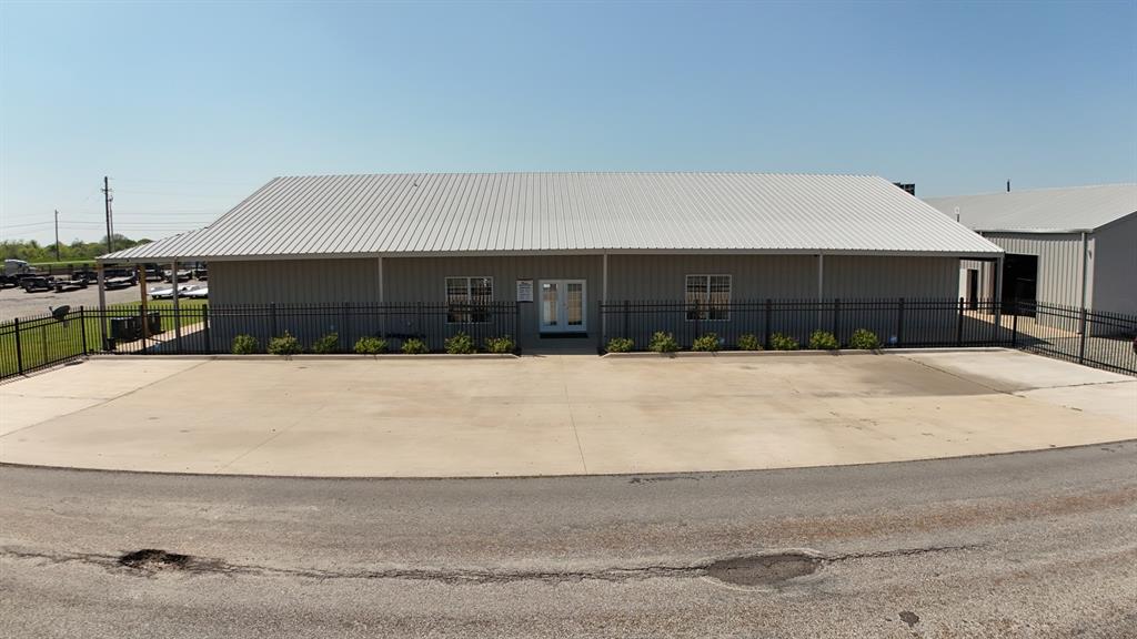Sanford Circle Nrt Side Add - Commercial Sale