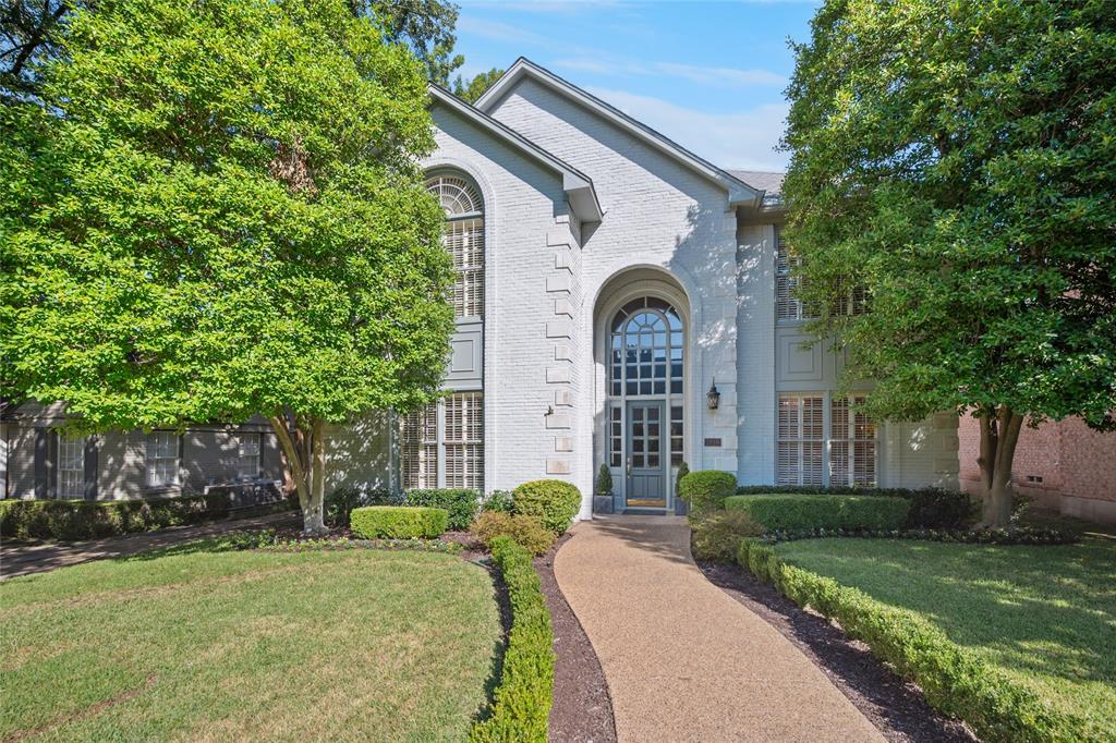 UNIVERSITY PARK in the FAIRWAY!!! This beautifully maintained 4 bedroom, 3.5 bathroom home features a traditional floor plan accented by elegant crown molding and timeless details throughout. The living room and family room are adorned by cozy gas fireplaces, with a convenient wet bar connecting the two - perfect for entertaining. Enjoy views of the manicured backyard with low maintenance artificial turf from the breakfast room and family room. The primary suite offers a peaceful retreat with a seating area, ensuite bathroom that includes dual sinks, a soaking tub, separate shower and two closets. One of the additional bedrooms is currently configured as a home office but can easily be converted back to a bedroom to suit your needs. Move in ready as is or bring your own personal touches to make it your own!