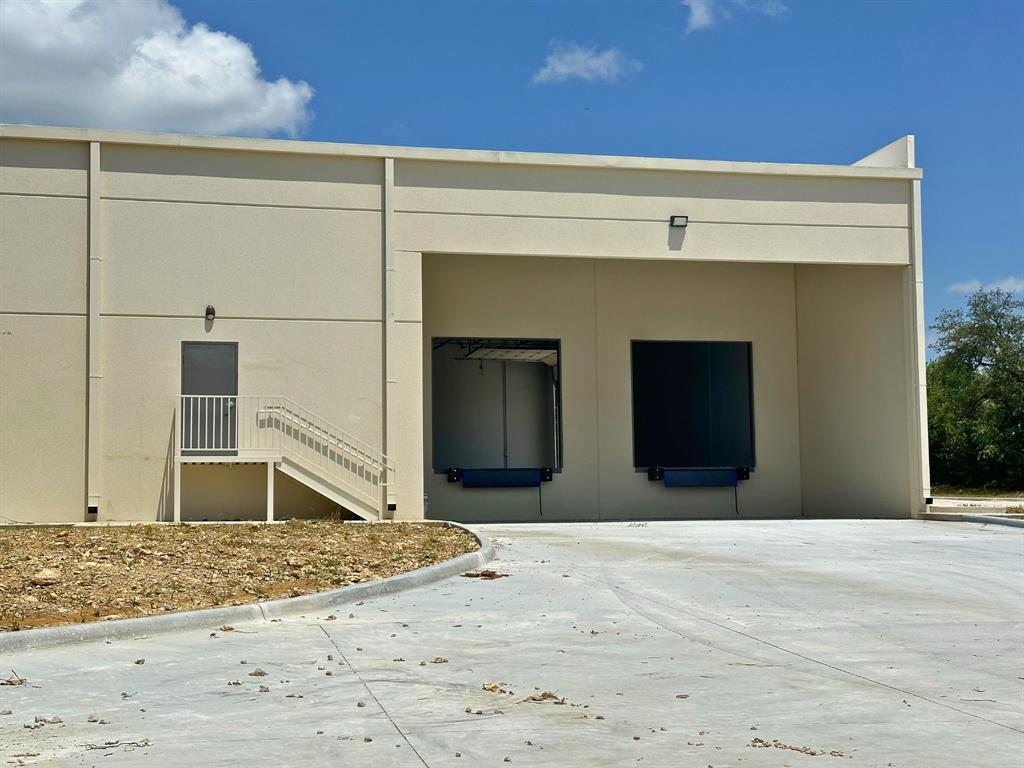Hudson Oaks Bus Park - Commercial Sale