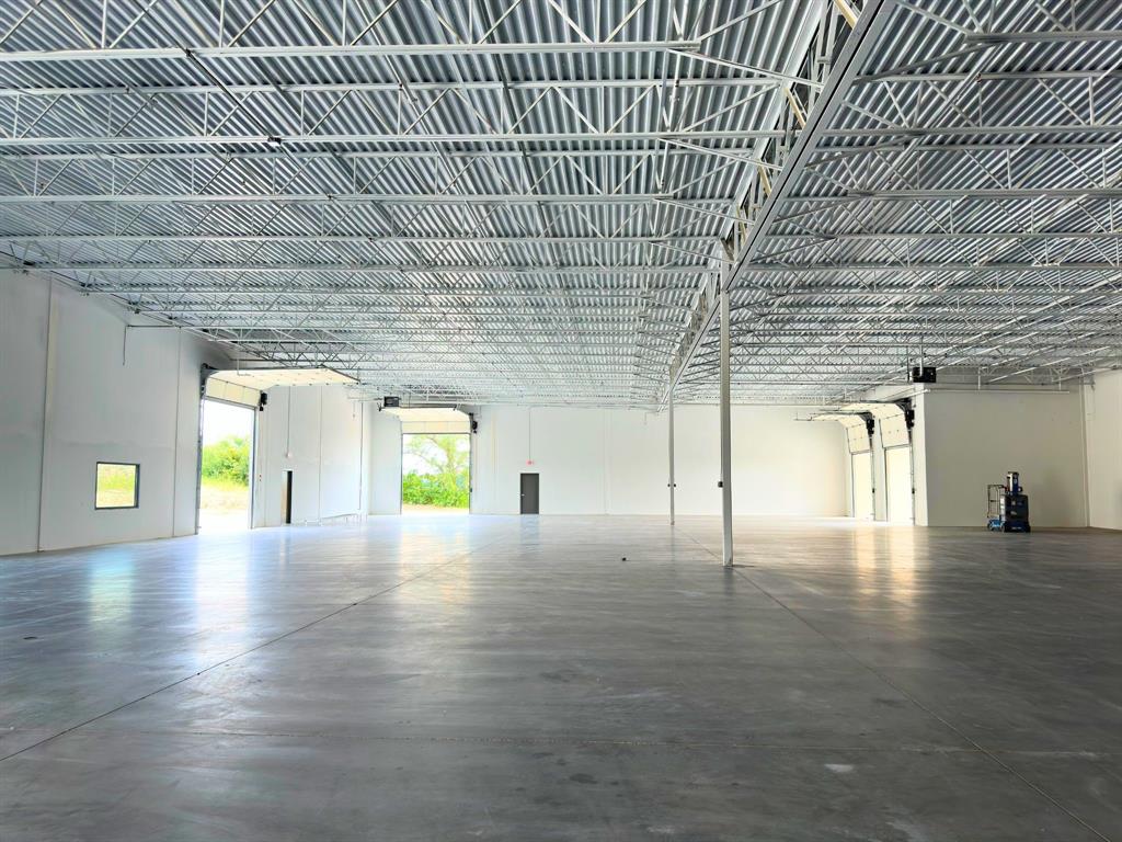 Hudson Oaks Bus Park - Commercial Sale