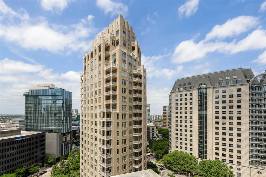 Tower & Regency Row Residence - Residential