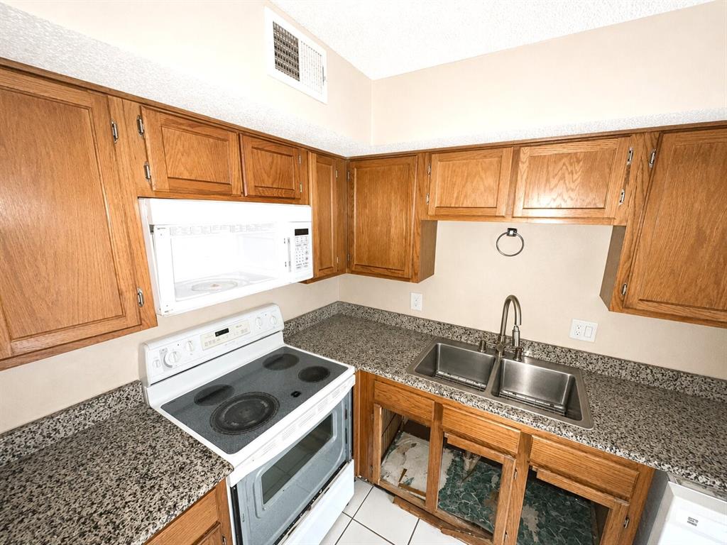 Richland Trace Condos - Residential