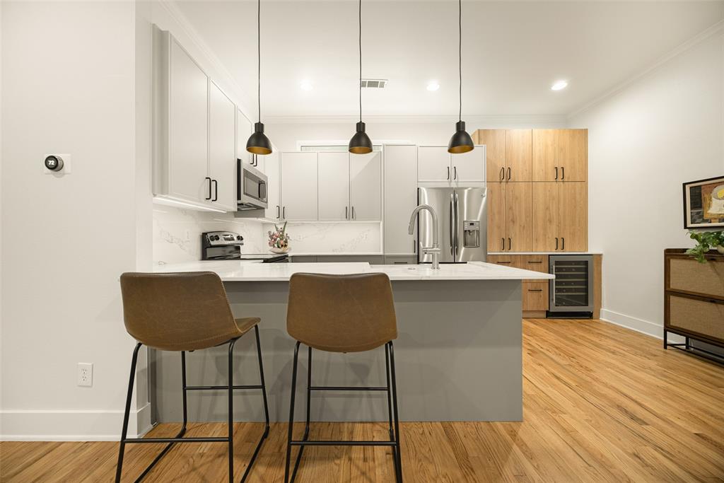 Ross Ave Condo - Residential