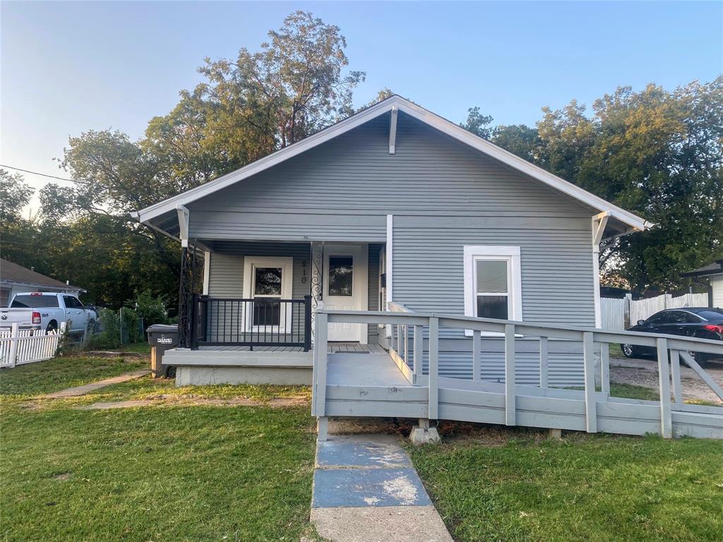 A vintage 3 bedroom and 1 bath just 3 blocks from the McKinney square.  This home sits on a huge lot with 12,633 square feet (0.29 acre) of limitless potential.  This home has central heat and air and currently has a shed and exterior in-ground cellar. The cellar has not been used in many years and would need attention before being safe to use.  There are original hard wood floors in most of the home.  The kitchen has recently been remodeled and there is a dedicated space for a washer and dryer.  Additionally, there are new ceiling fans in the bedrooms and living room. There is also a long ramp that has been built to the front porch which makes entrance to the home easier for those who need assistance.

This property is move in ready for personal use or would make a great rental investment.  The owner Broker is selling the property as is.