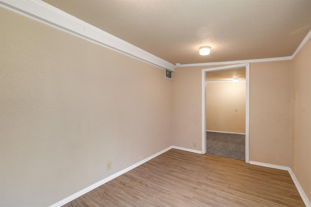 Jalonick 1st - Residential