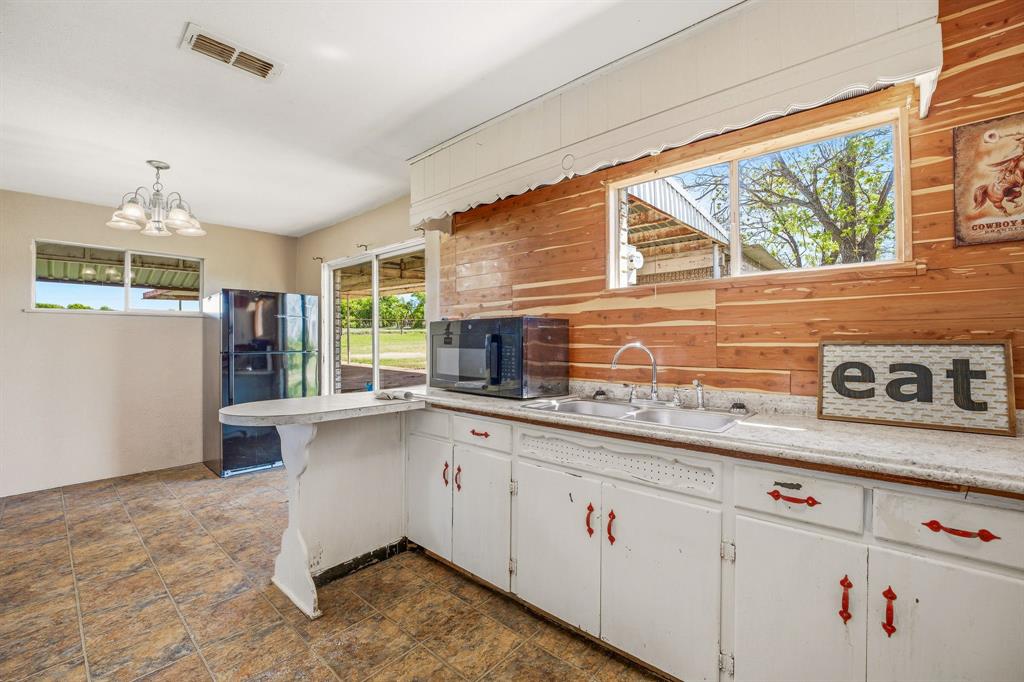 ORIG DELEON, BLOCK 19, LOT 14 PT OF, ACRES .0, (T - Residential