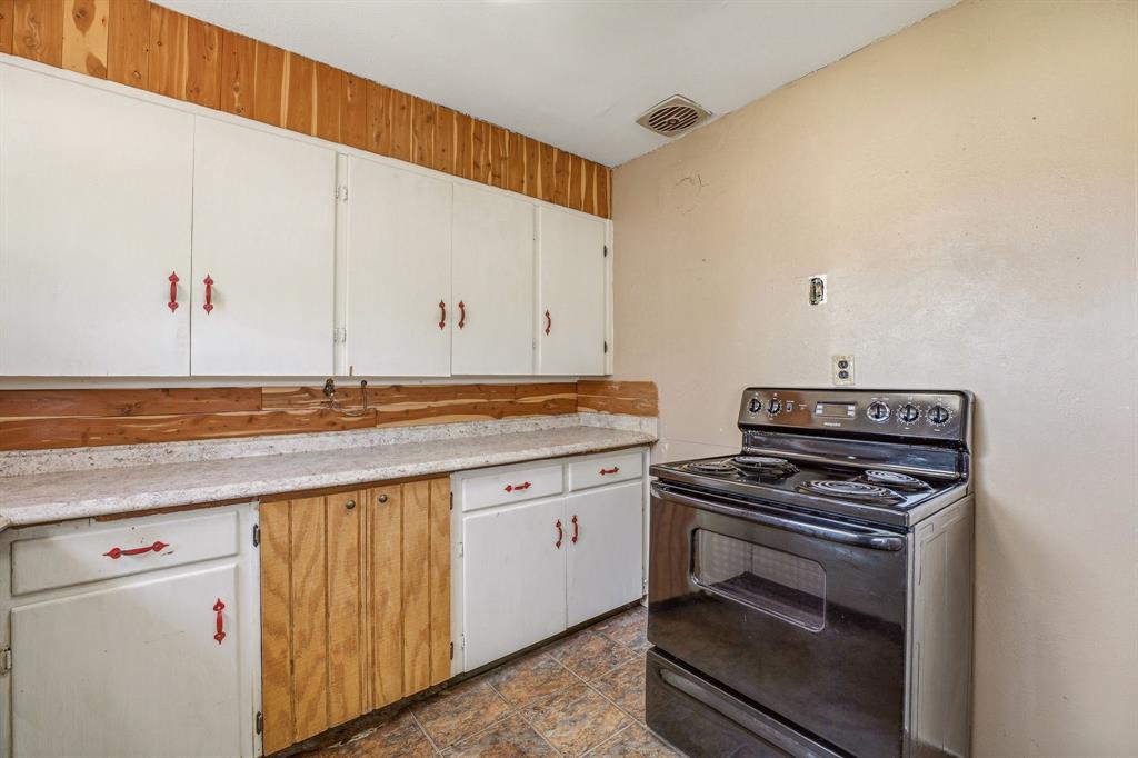 ORIG DELEON, BLOCK 19, LOT 14 PT OF, ACRES .0, (T - Residential