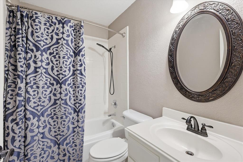 Lakes Of Highland Oaks The - Residential