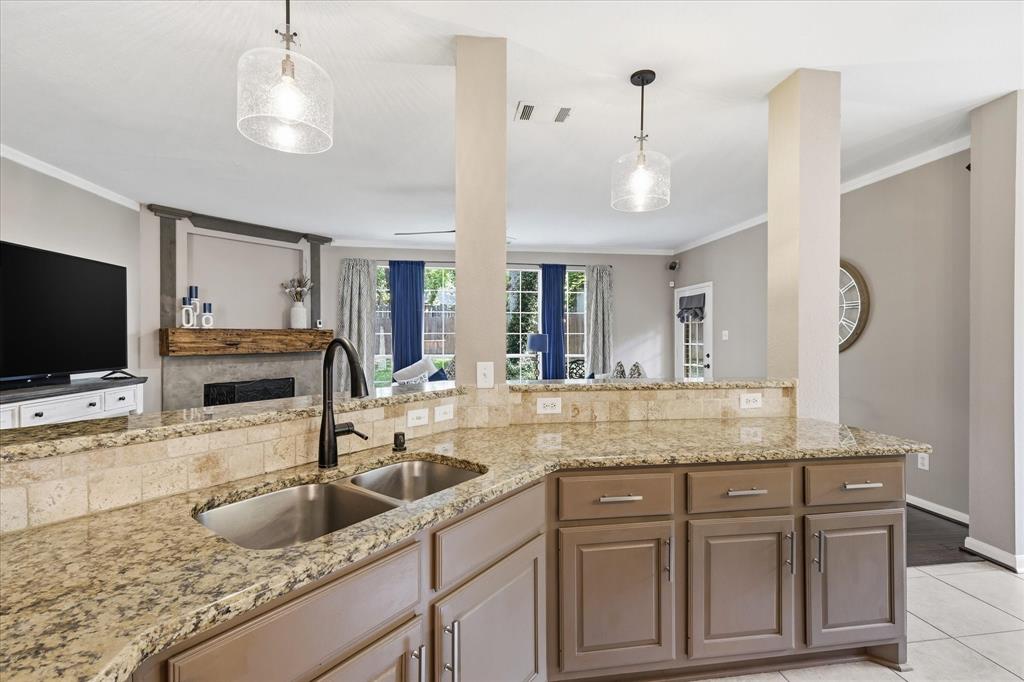 Lakes Of Highland Oaks The - Residential