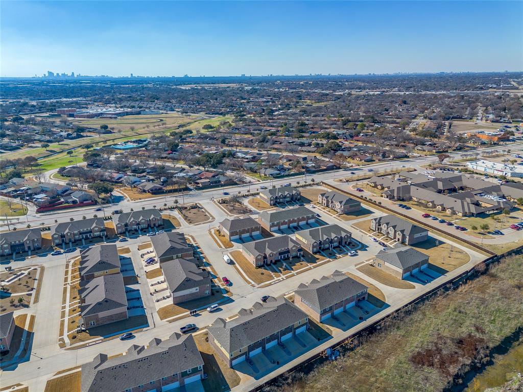 Cloverleaf - Residential