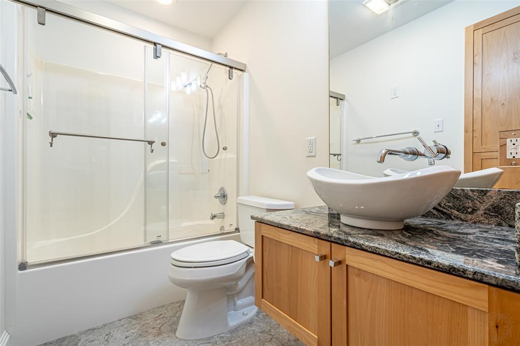 Chart House Condo The - Residential