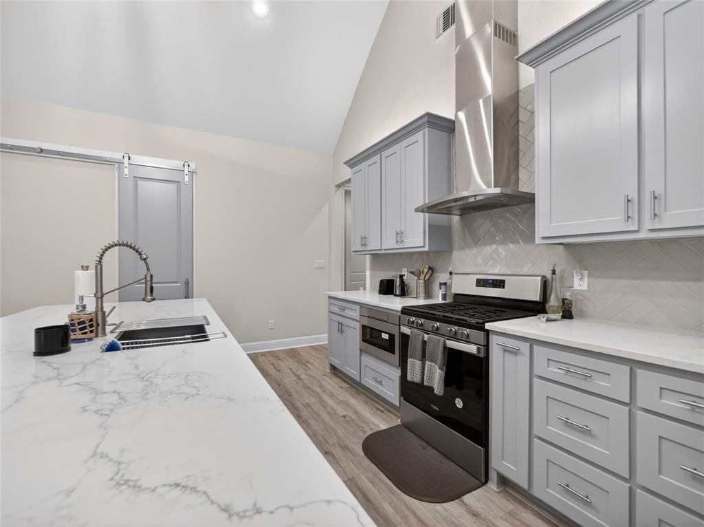 White Bluff #18 - Residential