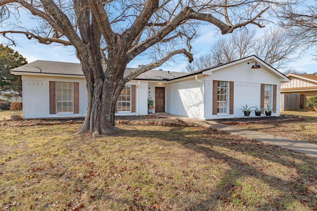 Discover this tastefully remodeled 3-bedroom, 2-bath home in the desirable Spanish Trail subdivision, perfectly situated on a beautifully manicured lot. Inside, you’ll find a charming yet modern kitchen featuring a large island that overlooks the main living area — ideal for entertaining or everyday living.
Step out back to a covered patio that offers the perfect place to enjoy a quiet morning coffee or unwind at the end of the day. The bedrooms are generously sized for comfort and flexibility, while the primary suite includes a private ensuite bath complete with a separate shower.
Beyond the home itself, you’ll love the convenient location just minutes from the water at Lake Granbury and the shopping, dining, and small-town charm of the historic Granbury Square. This move-in ready home blends style, comfort, and location — making it an excellent opportunity to enjoy the best of Granbury living.
