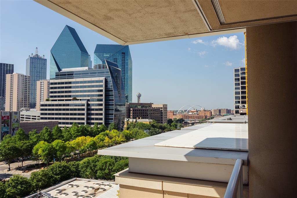 PARKSIDE CONDOMINIUM - Residential
