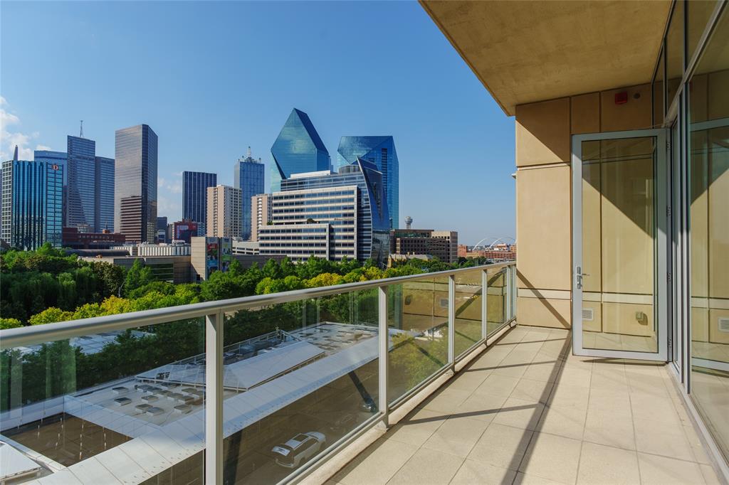PARKSIDE CONDOMINIUM - Residential