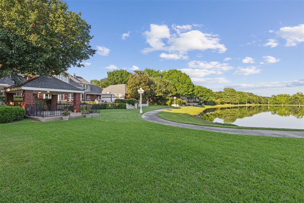 Woodland Hills Colleyville - Residential