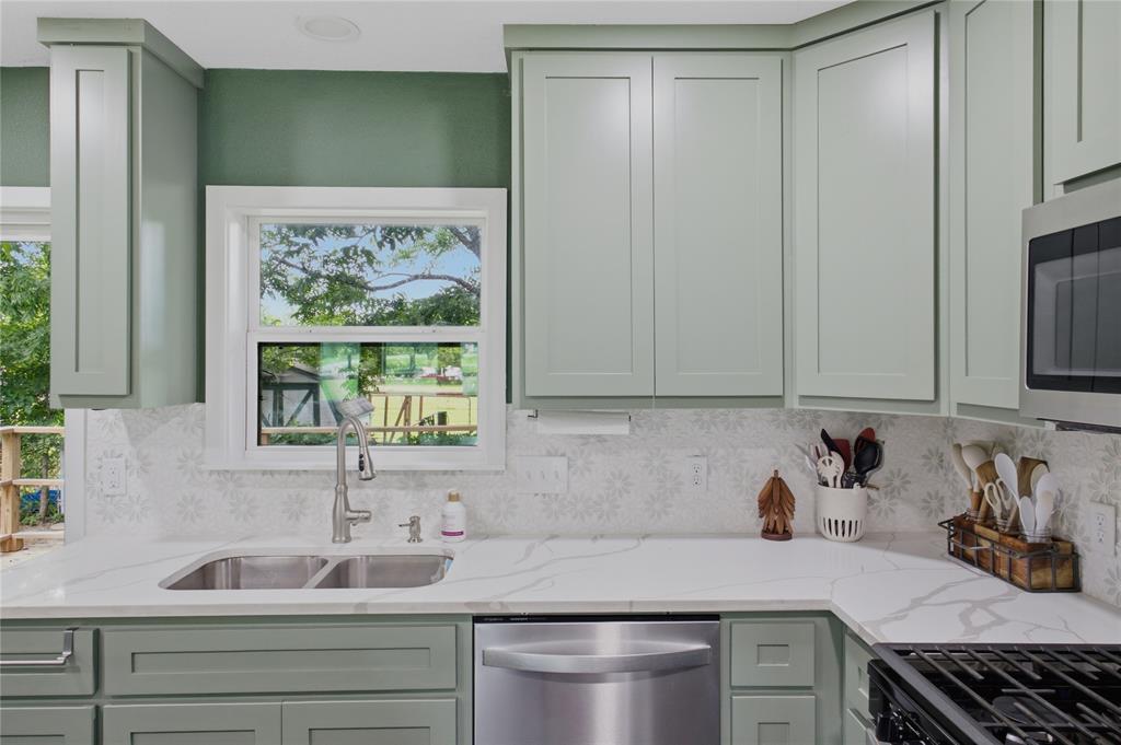 0292 J ROBERTSON - Residential
