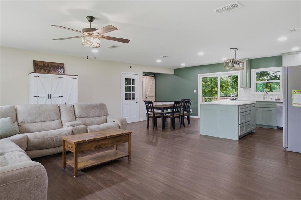 0292 J ROBERTSON - Residential