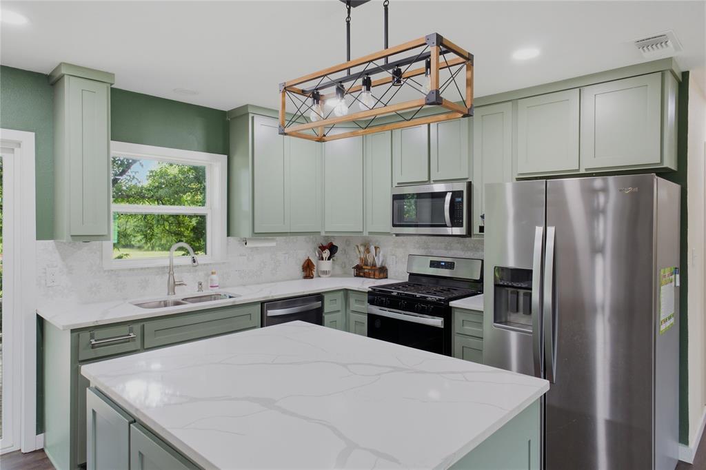 0292 J ROBERTSON - Residential
