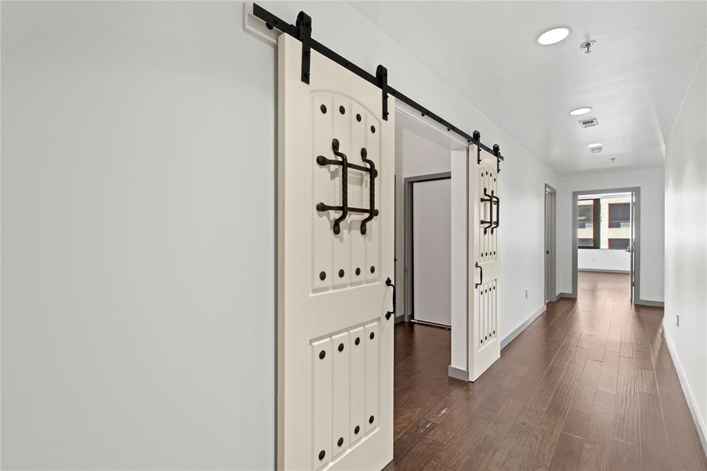 Metropolitan 1200 Main St Condo - Residential