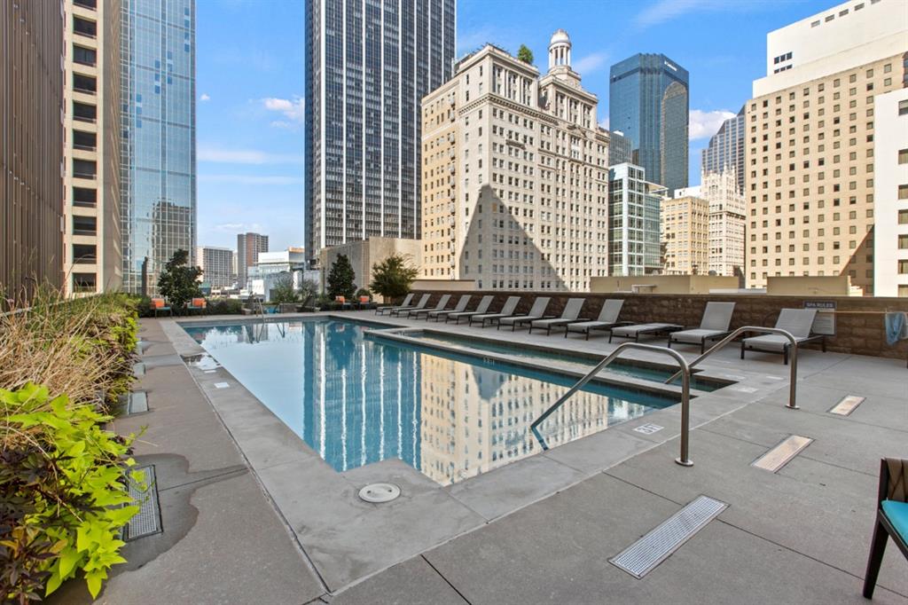 Metropolitan 1200 Main St Condo - Residential