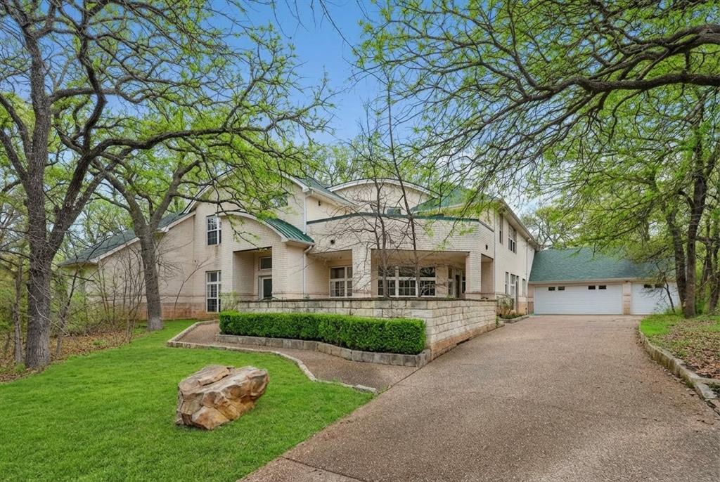 Emerald Sound At Lake Lewisvil - Residential