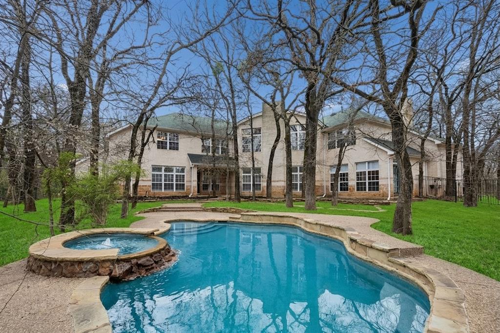 Emerald Sound At Lake Lewisvil - Residential