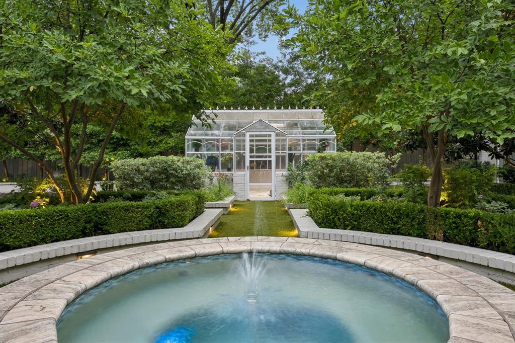 Country Club Estates - Residential