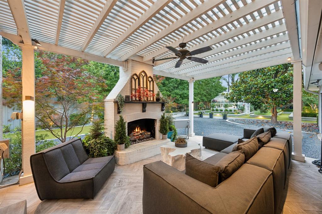 Country Club Estates - Residential