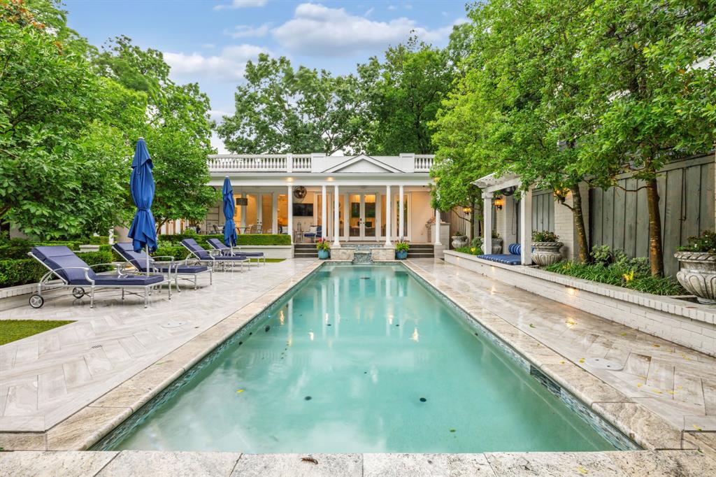 Country Club Estates - Residential