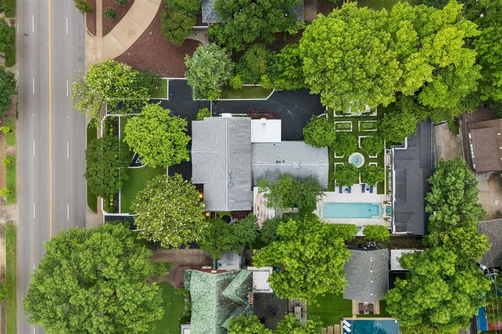 Country Club Estates - Residential