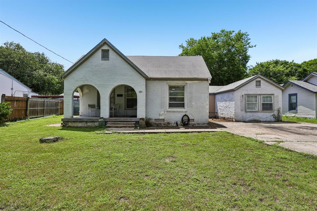 Don’t miss your chance to own this charming stucco home full of character and incredible potential with a little TLC. Beautiful arched columns create a welcoming entrance to a covered front porch—perfect for relaxing. Inside, you’ll find 3 spacious bedrooms, 2 bathrooms, original hardwood floors, plenty of natural light, and an open living area ideal for everyday life. The large backyard offers endless possibilities—whether for entertaining, gardening, or crafting your own private oasis.