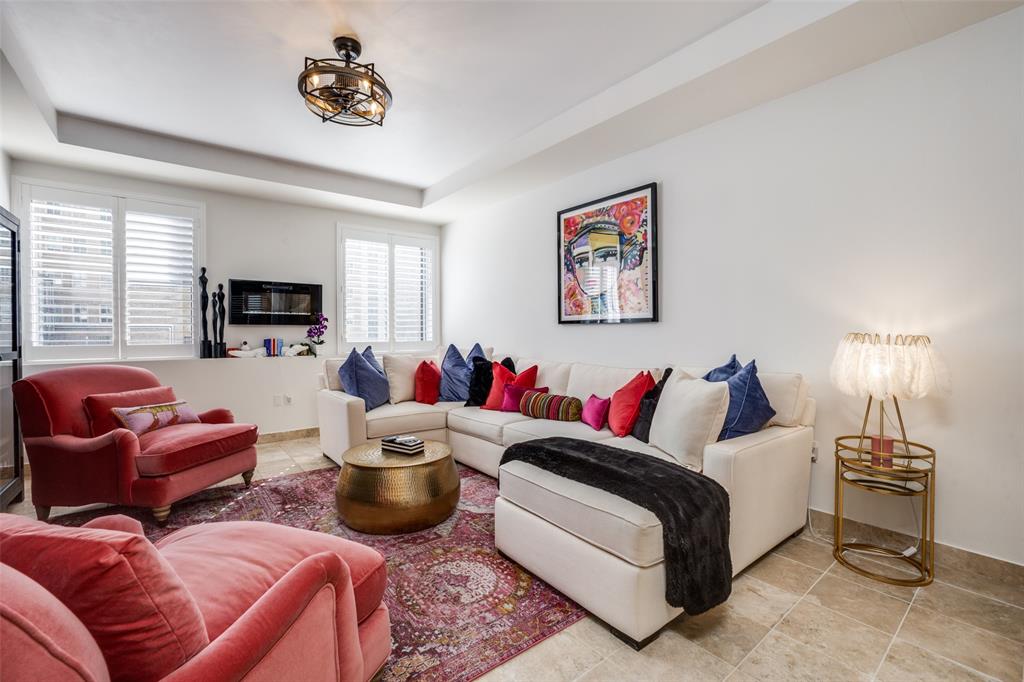 1505 Elm Street Condo - Residential