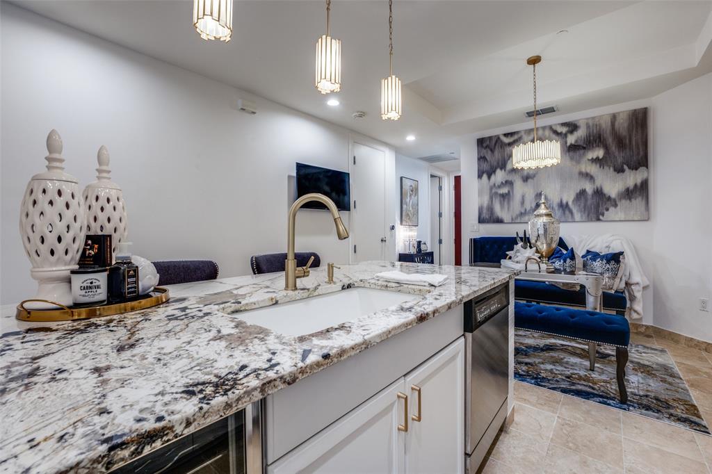 1505 Elm Street Condo - Residential
