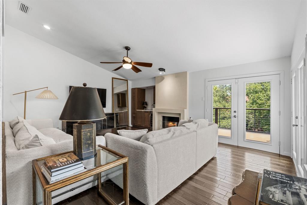 Big Thicket Twnhms - Residential