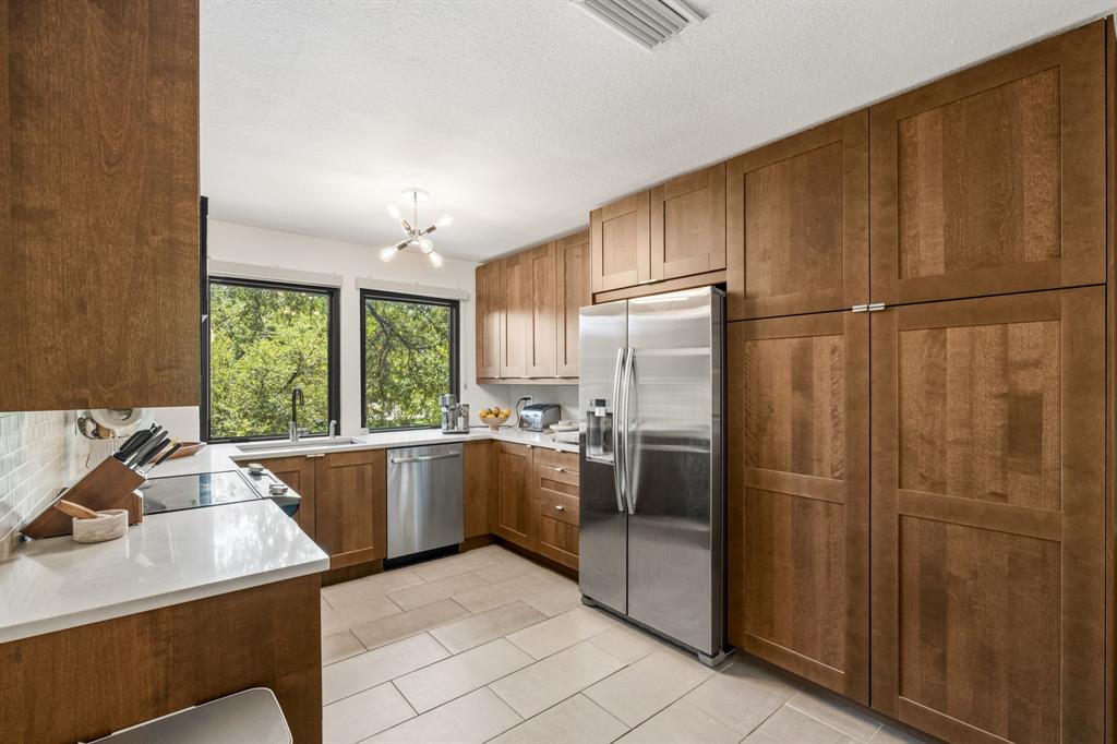 Big Thicket Twnhms - Residential