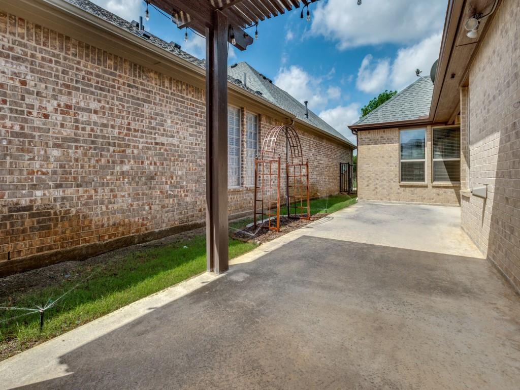 Villas of Stone Glen Condos - Residential