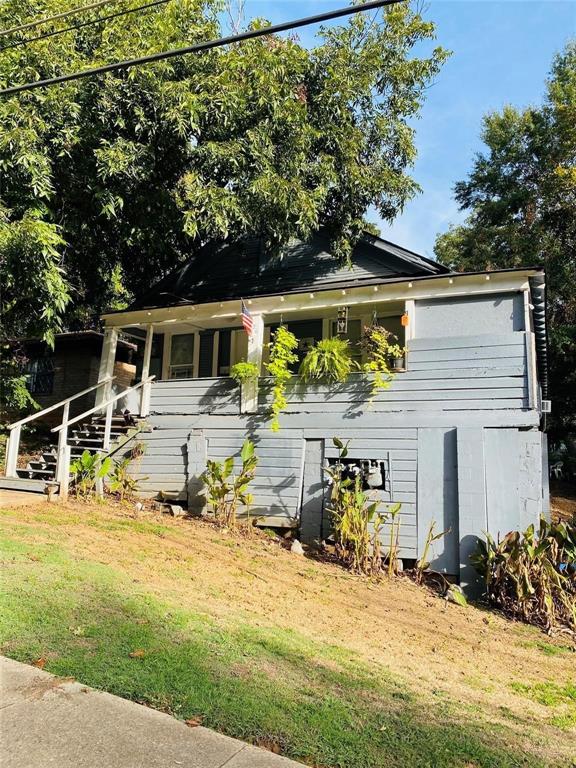 REDUCED!! Duplex for sale! If you are looking to purchase investment properties for the first time or add to your portfolio you've
got to look into this one! Call today for more info!