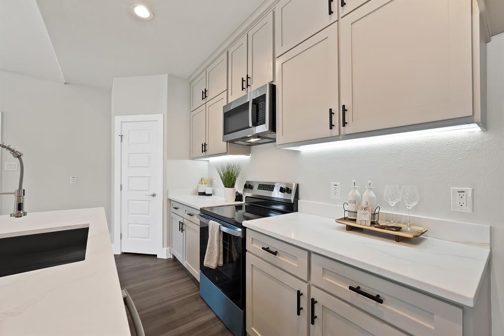 Whispering Oaks - Residential