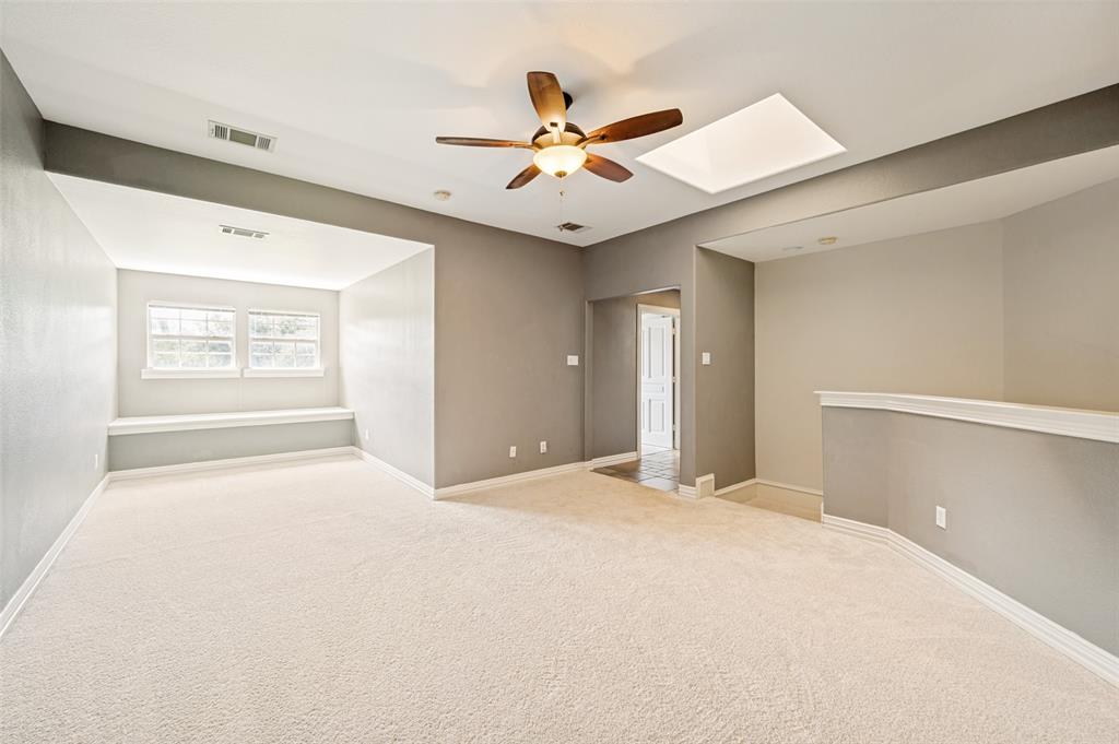 Emerald Sound At Lake Lewisvil - Residential
