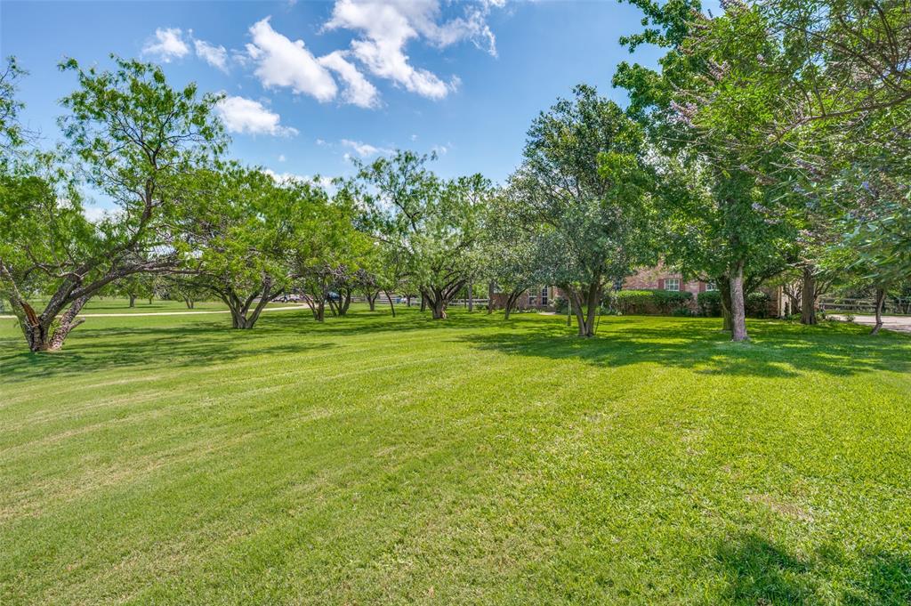 Emerald Sound At Lake Lewisvil - Residential