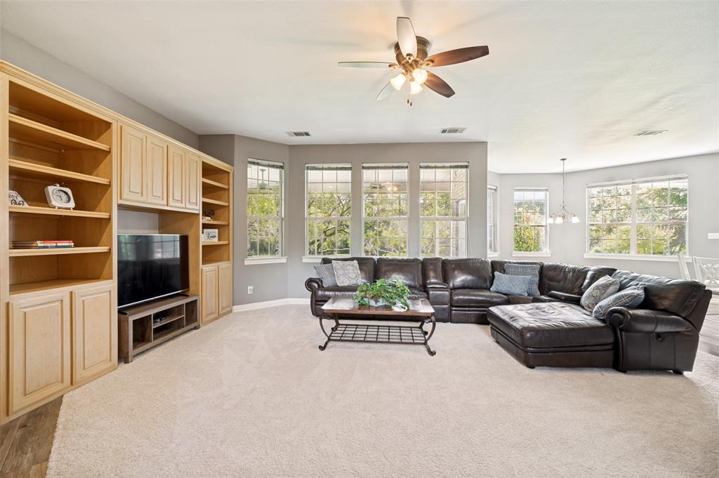 Emerald Sound At Lake Lewisvil - Residential