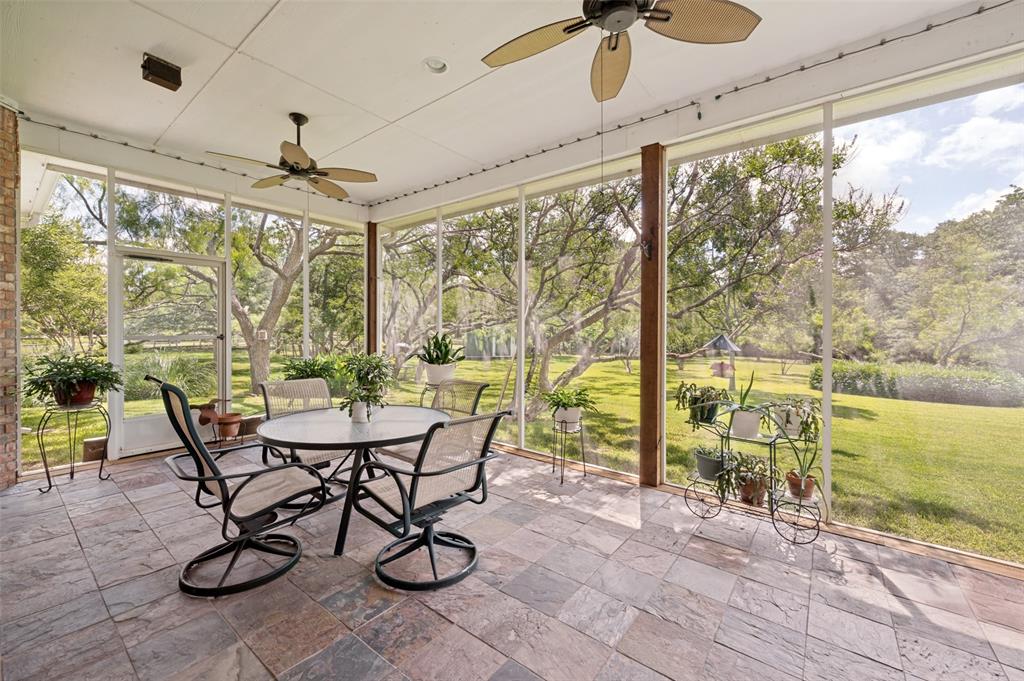 Emerald Sound At Lake Lewisvil - Residential