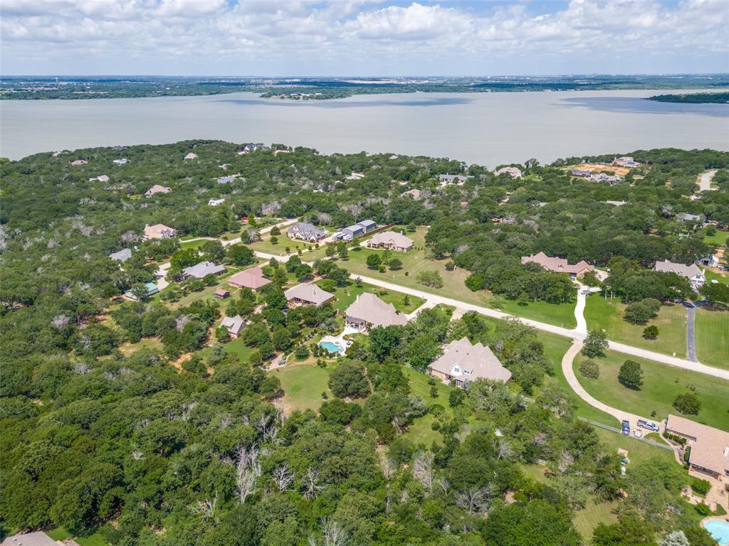 Emerald Sound At Lake Lewisvil - Residential