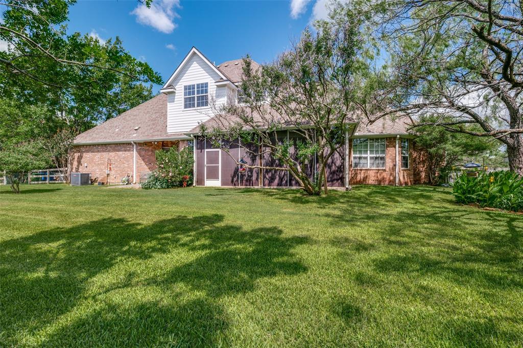 Emerald Sound At Lake Lewisvil - Residential