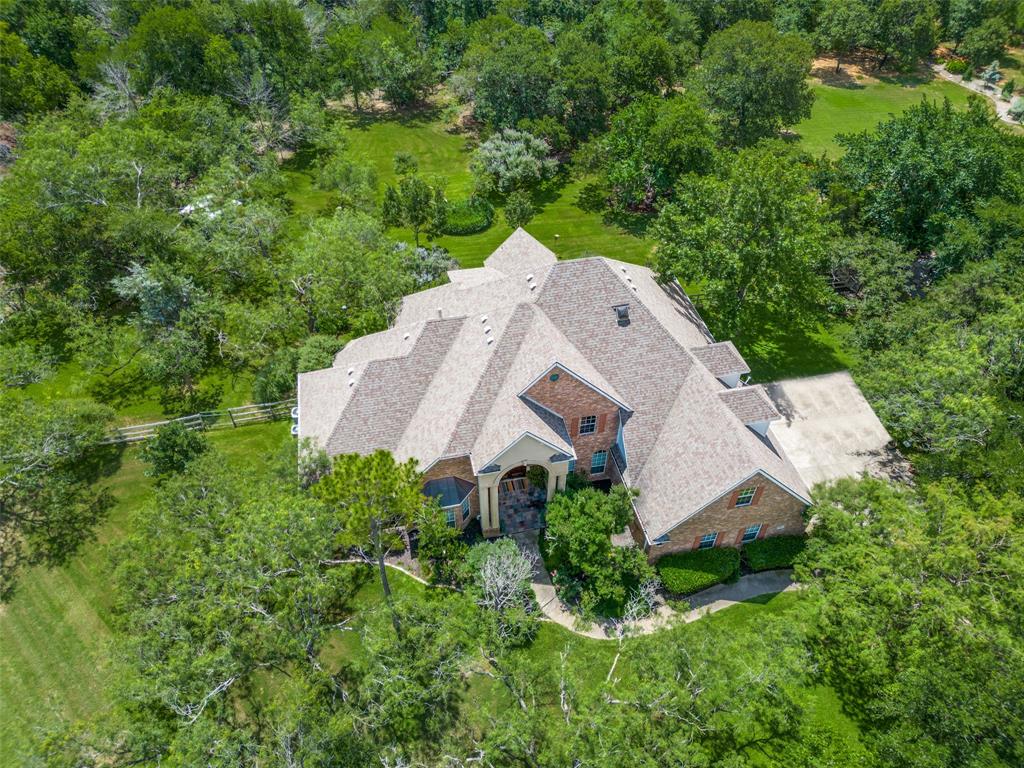 Emerald Sound At Lake Lewisvil - Residential